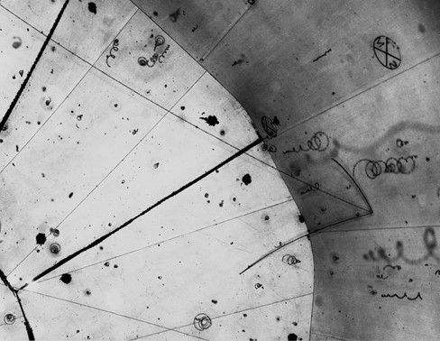 A new paper published by SAPHIR Millennium Institute researchers determines how it would be possible to discover heavy neutrinos at the Large Hadron Collider