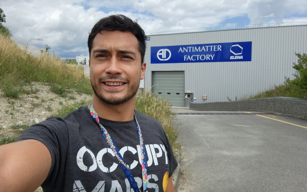 Conoce a Marcelo, estudiante de Ingeniería Física que trabajó en simulación del experimento que busca fotones oscuros del CERN