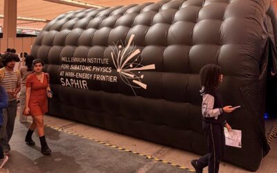Instituto Milenio SAPHIR participa por 2° año consecutivo en Puerto de Ideas Antofagasta 2026 con experiencia inmersiva del LHC