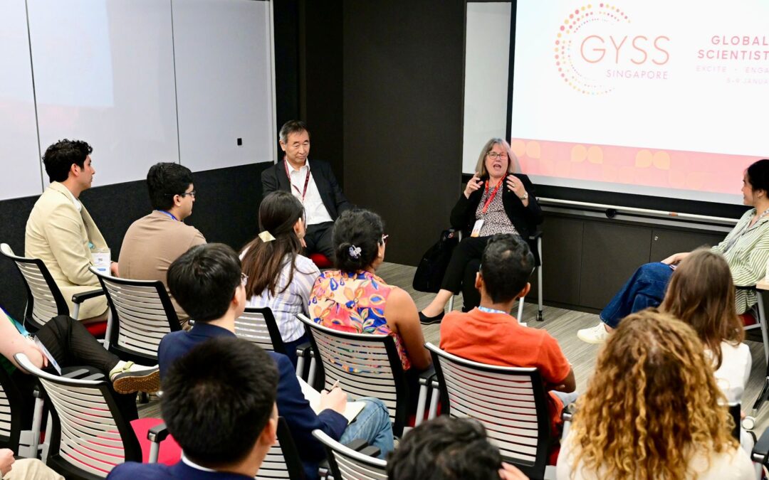 Investigador del Instituto Milenio SAPHIR dialoga con Premios Nobel sobre los desafíos de la física de partículas