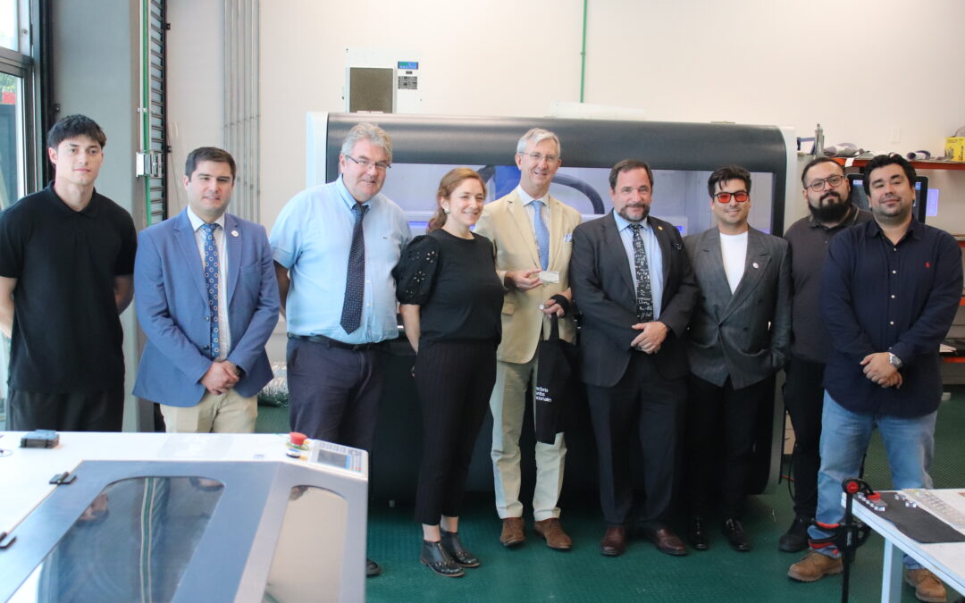 Embajador de francia en Chile Cyrille Rogeau junto al equipo SAPHIR